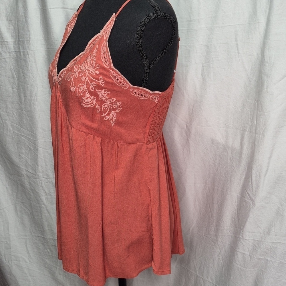 Love In A Hanger Embroidered Coral Strappy Blouse Size S Beautiful Detailing - Picture 6 of 11